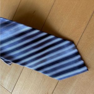 Van Heusen silk tie